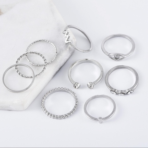 3/$30 🤍 Dainty Ring Set - Picture 5 of 5